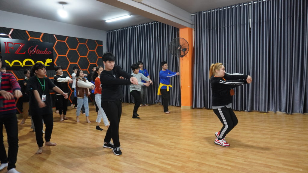 Lớp học nhảy hiện đại cực chất của Phổ thông Cao đẳng Đà Nẵng